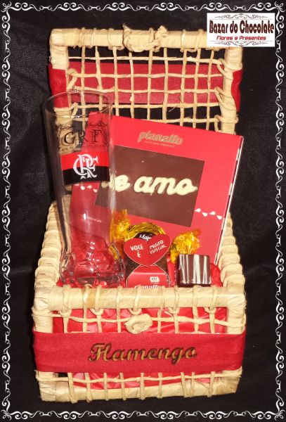 b-Baú do Flamengo com Copo e Chocolates
