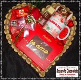 c- Coração Rústico Namorada com Chocolates