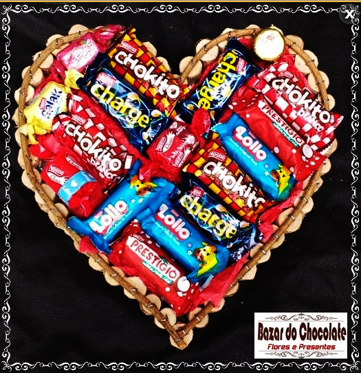c-Coraçâo Rustico com Chocolates Nestle