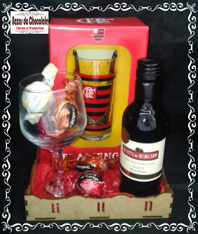b-Kit Flamengo Vinho Taça e Trufas da Cacau Show