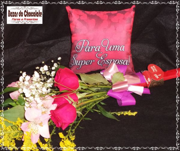 1-Mini Almofadinha de Esposa com 3 Rosas