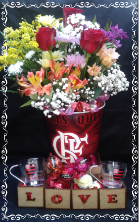 b-Caixa Mdf Love Arranjo Caneca e Trufas da Cacau Show