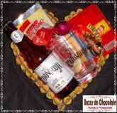 b-Coração Rústico Louvada Queijo Salame e Chocolates