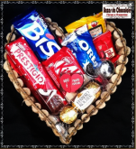 b-Coração Rústico com Chocolates Diversos
