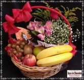 c-Cesta com Frutas e Arranjo - R$ 124,90