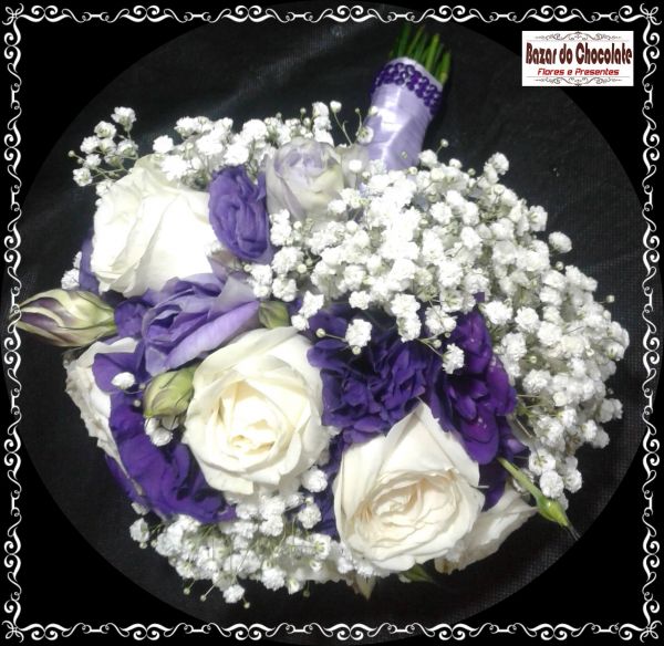a3-Buquê de Noiva Rosas Brancas e Lisianthus Lilás
