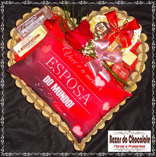 c-Coração Rústico Esposa Almofadinha e Chocolates