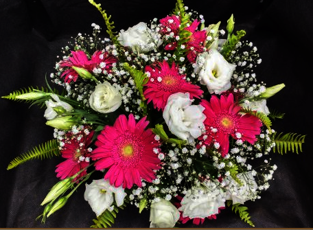 a3-Arranjo de mesa com Gérberas e Lisianthus