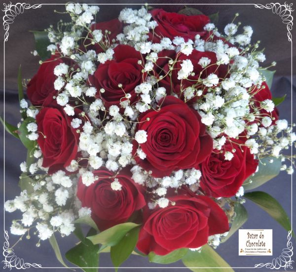 a3-Buquê de Noiva 12 rosas vermelhas com ruscus