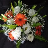 a1-Arranjo de Gérberas e Lisianthus branco